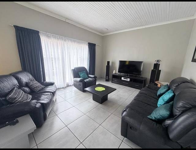 4 BEDROOM HOUSE FOR SALE IN SUNAIR PARK